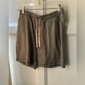 Vuori Stylish Gray Drawstring Shorts